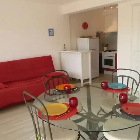 Apartment Studio With Balcony Close To The Sea *
