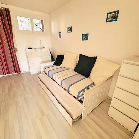 Apartment Studio With Balcony Close To The Sea