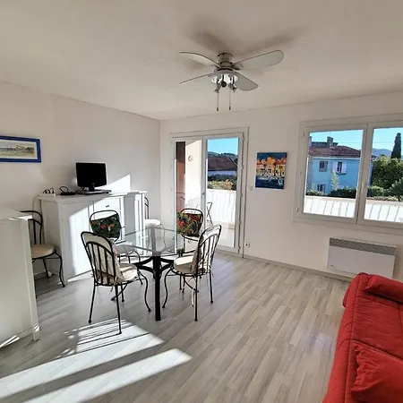 Studio With Balcony Close To The Sea